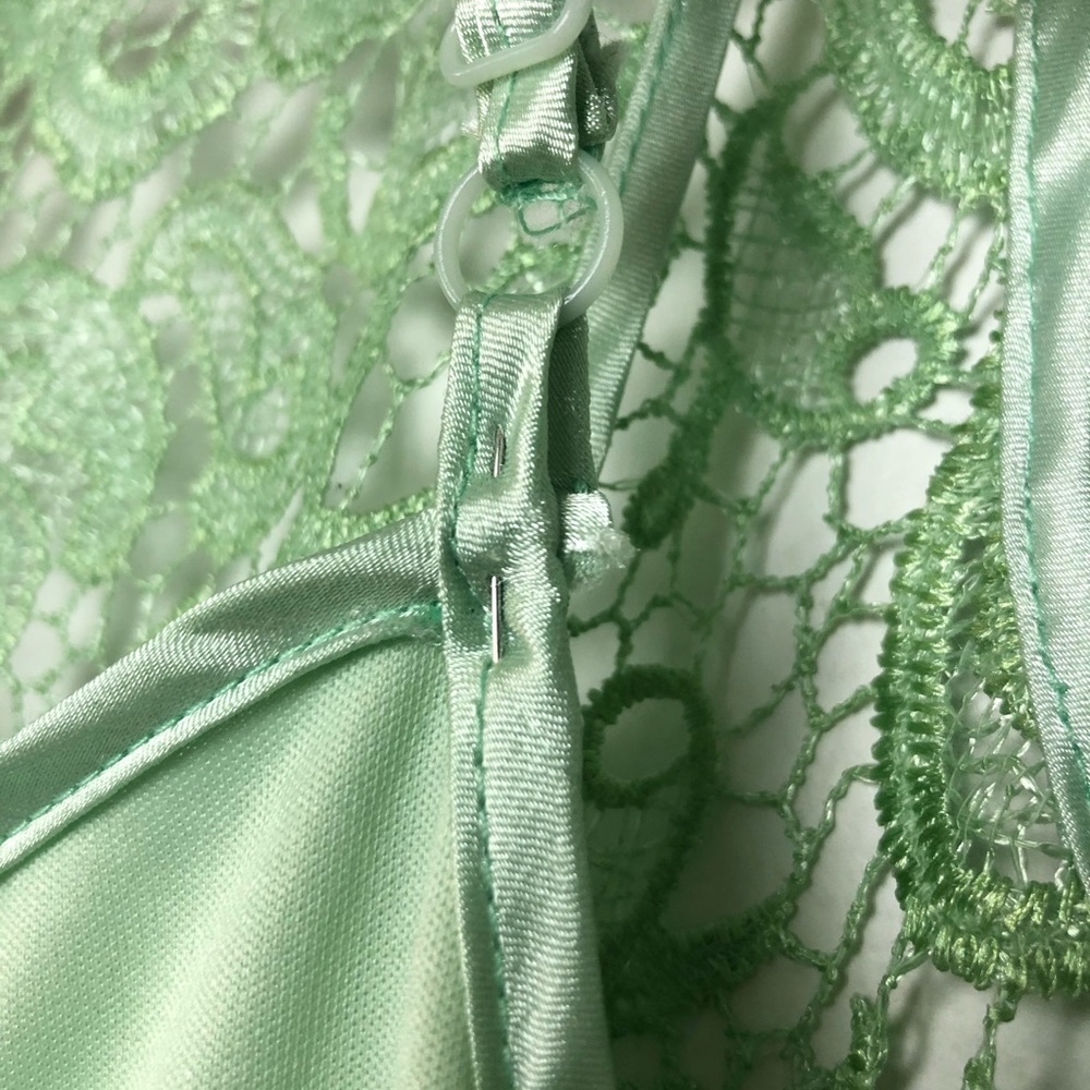 Fun 2 Fun Sleeveless Mint Lace Cocktail Dress - Picture 8 of 8